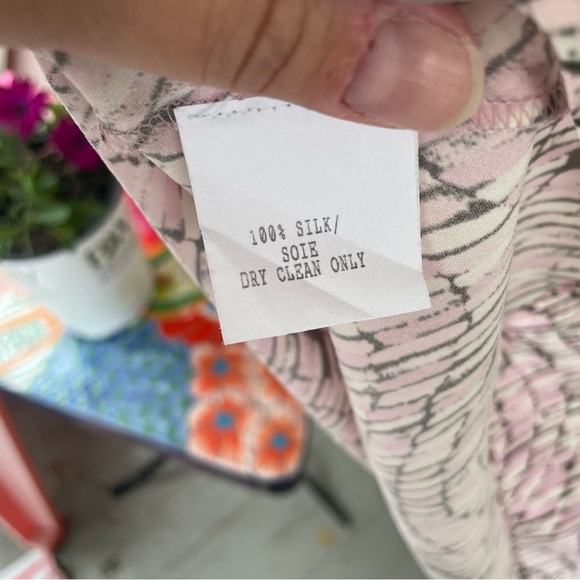 Lafayette 148 Silk Cowl Neck Printed Blouse Size 12 - Picture 8 of 8